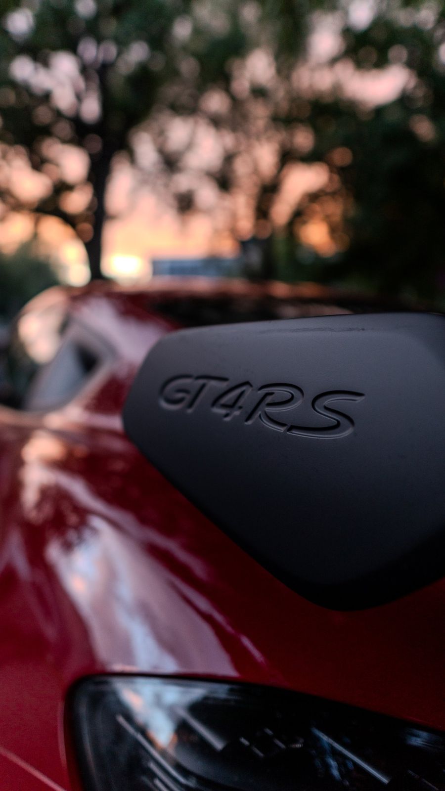 Надпись GT4RS на закате